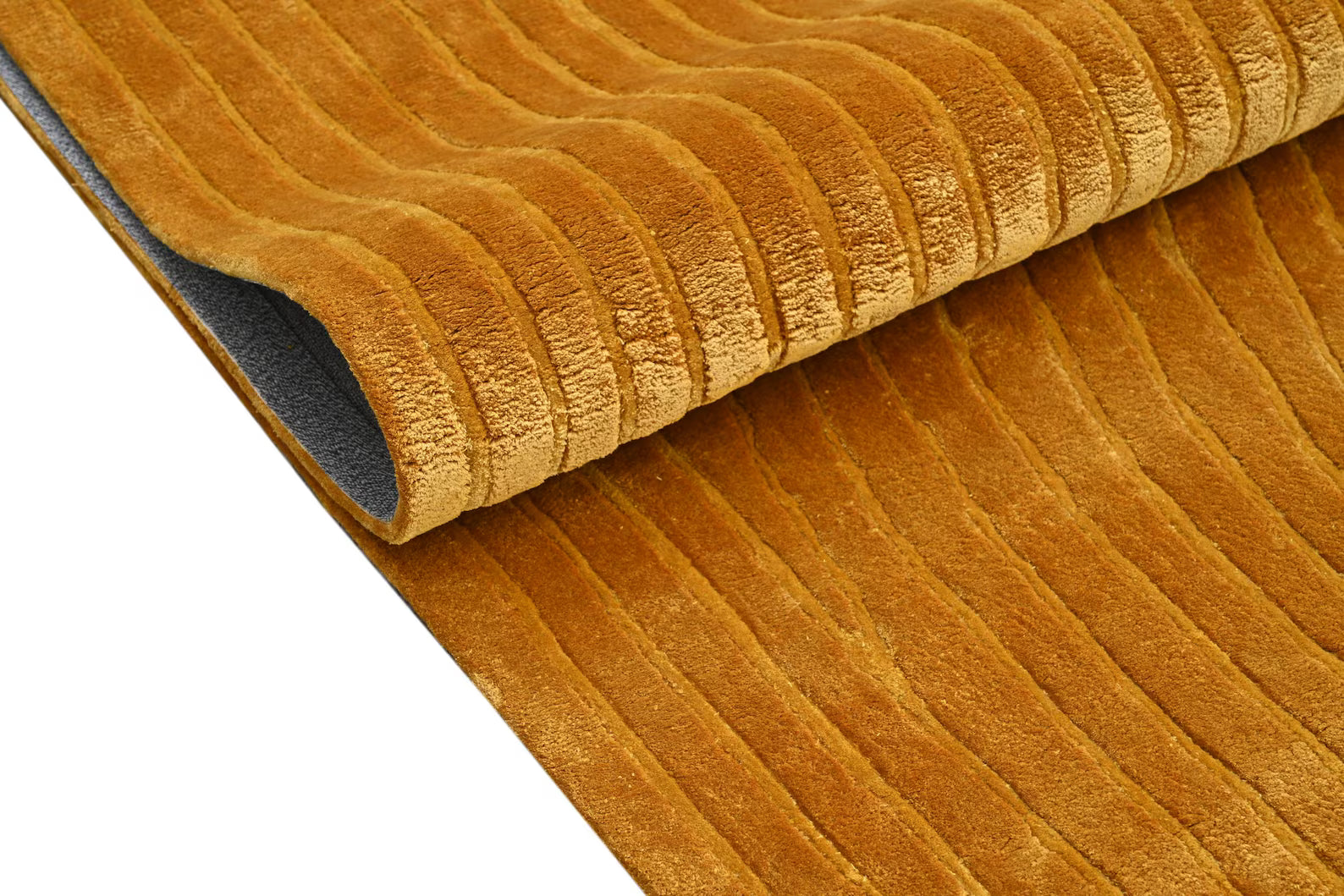 Hand tufted Walkin Wardrobe Rug with plush ribbed surface.