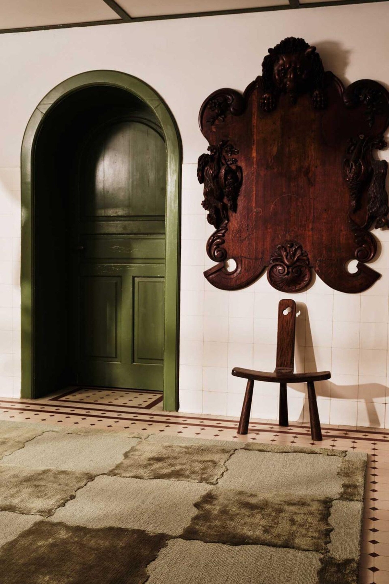 Side view of Olive Grid Rug placed in living room to match the interior 