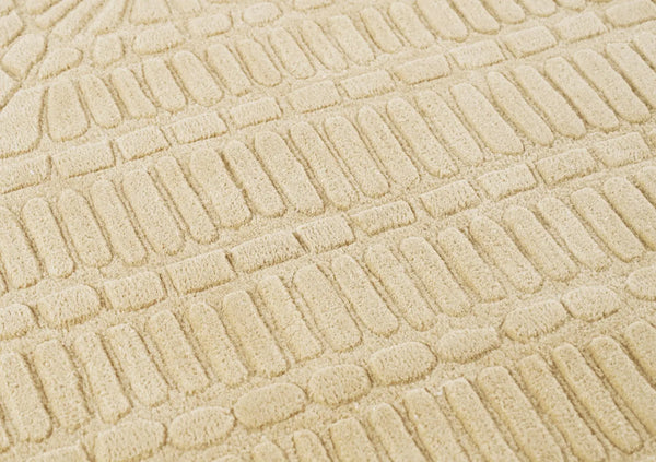Close shot grid wool rug design