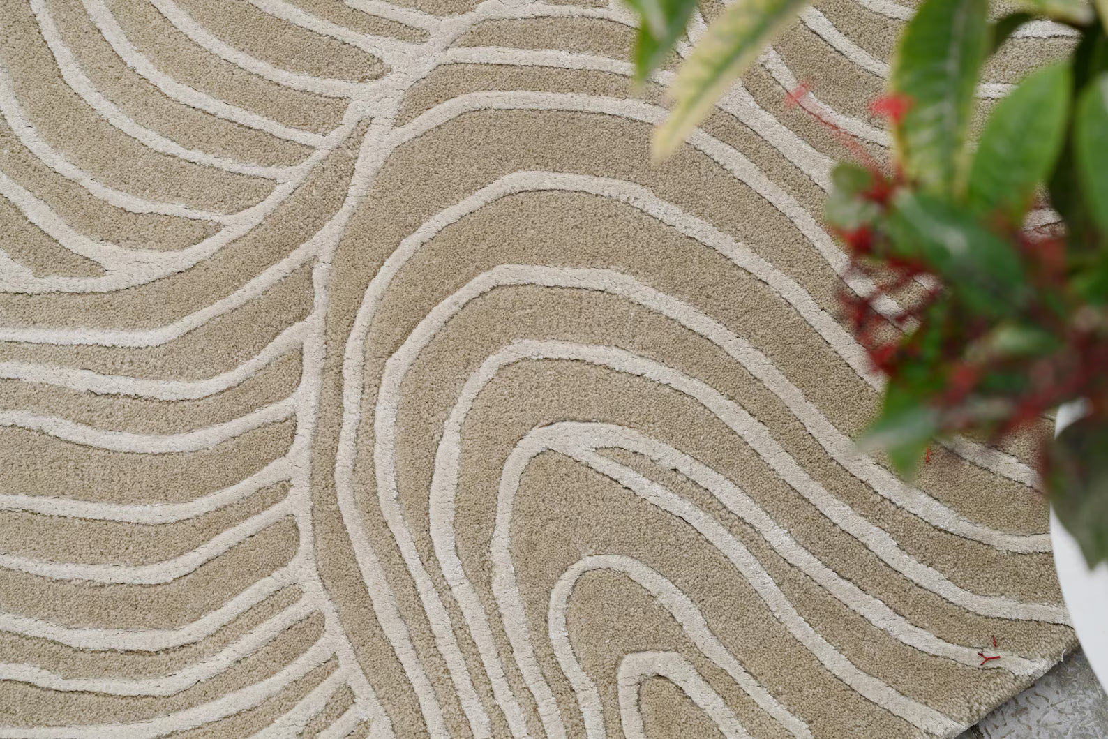 Wavy Abstract Beige Rug